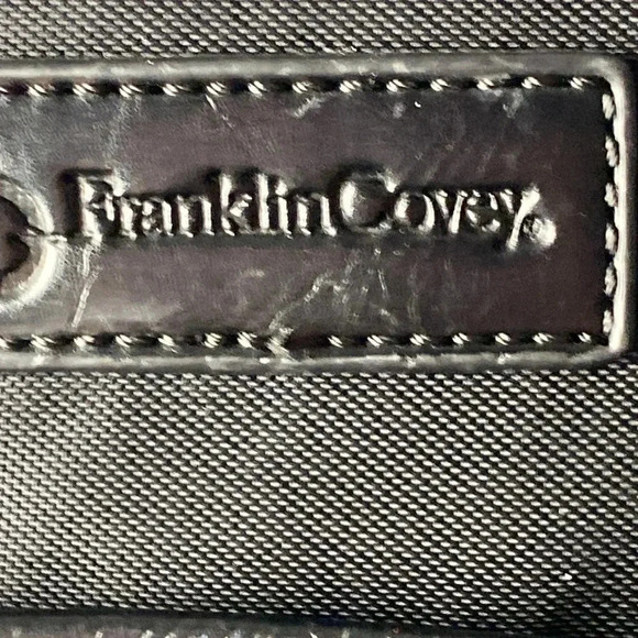 FRANKLIN COVEY VEGAN LEATHER BAG BLACK SILVER ACCENTS BLACK WHITE STRIPE LINING - Picture 4 of 12